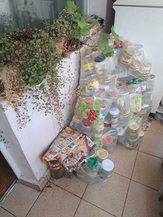 Буркани с капачки