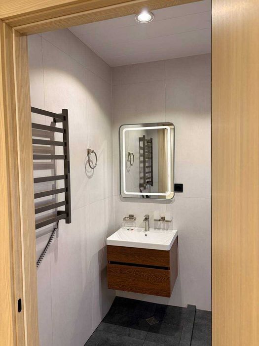 Сдам в аренду новую 3х комнатную квартиру в центре