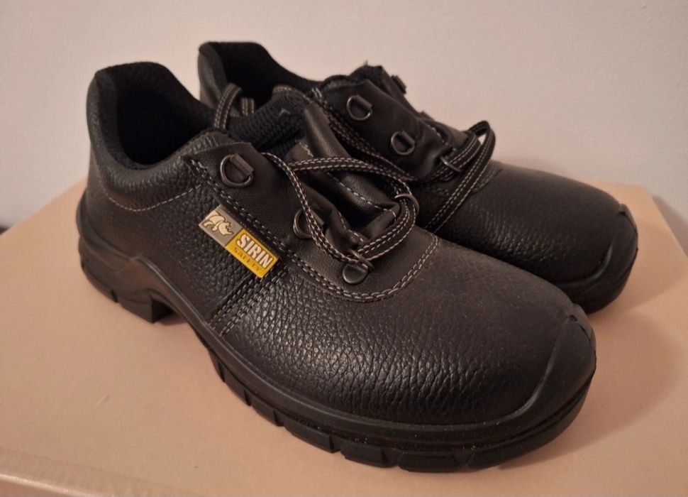 Bocanci cu protecție metalică