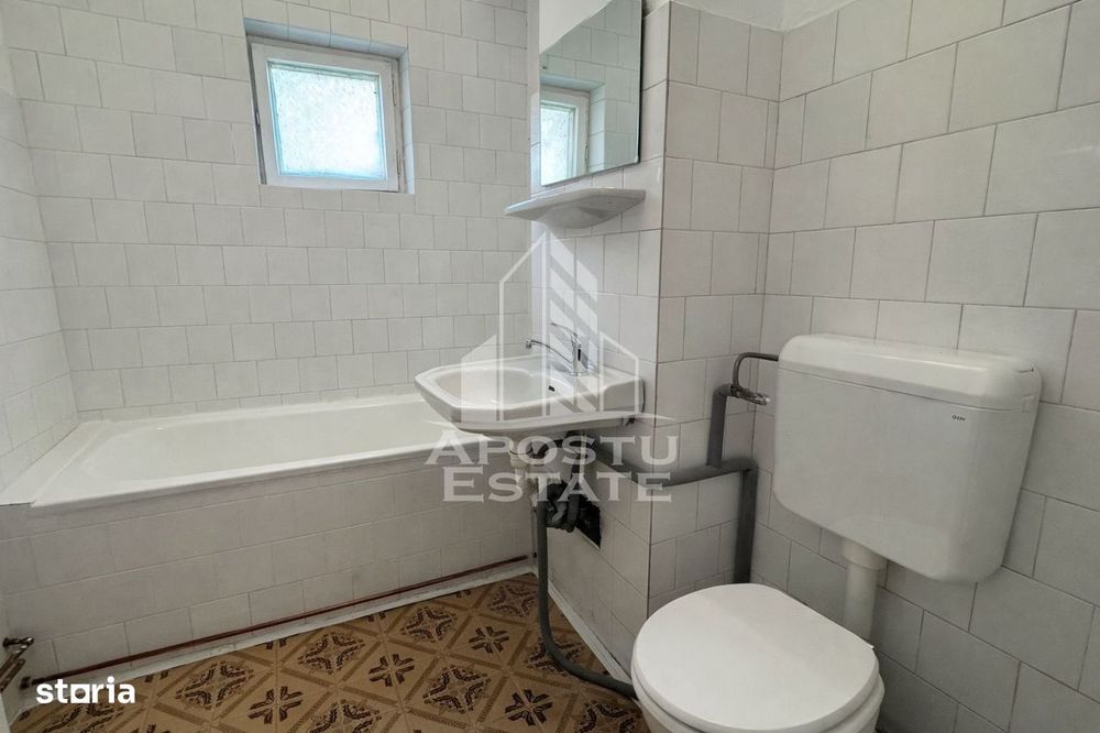 Apartament 2 camere , decomandat, etajul 3/4, zona Girocului