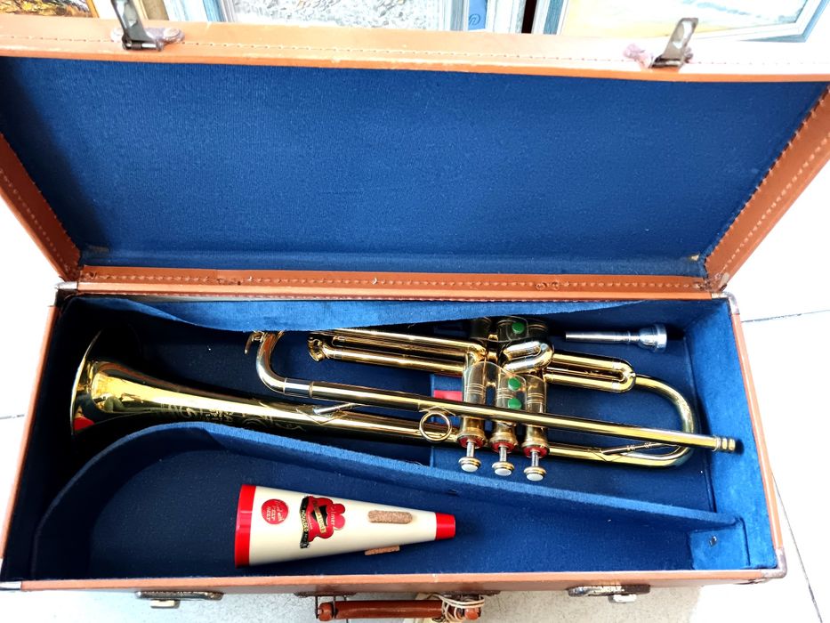 Тромпет Zelmer със сурдина и мундщук