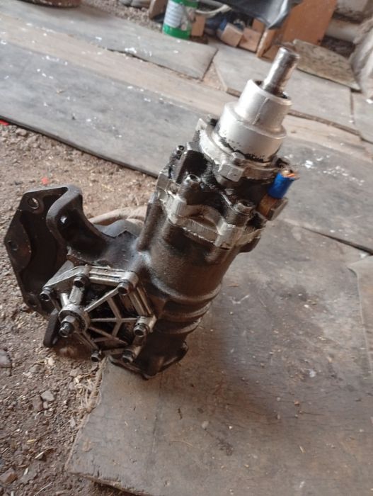 Продам рулевой калонка ГУР на Зил