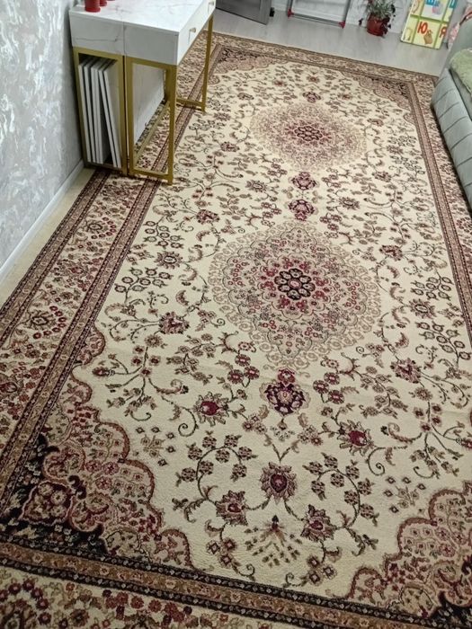 Ковёр в отличном состоянии