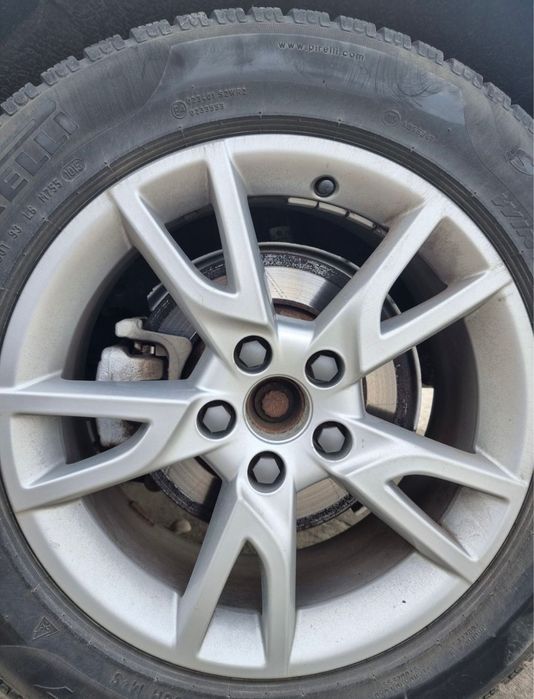 De vanzare 4 jante cu cauciuri de iarna in stare foarte buna