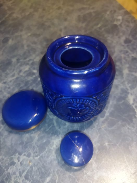 Банка (чайница) для сухих смесей.