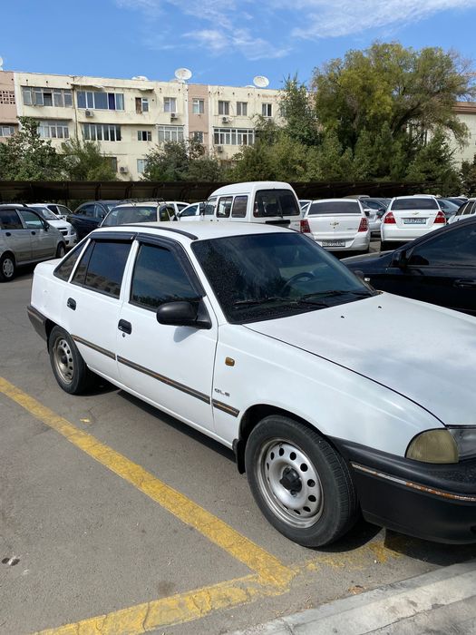 Sotiladi nexia 1 mashinasi. Toshkent shaxarda turibdi