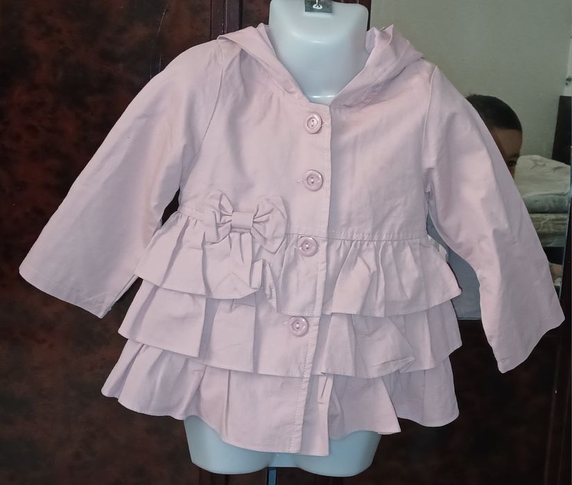 Продам лёгкую ветровку для девочек