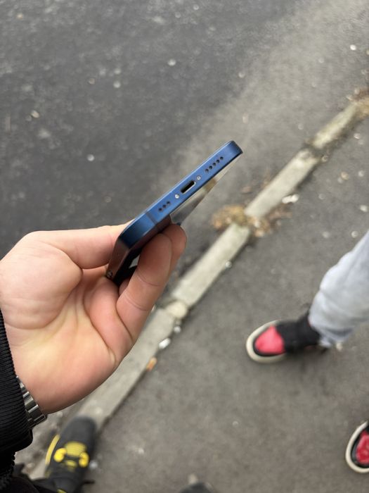 Vând sau schimn 12 în stare bună!!