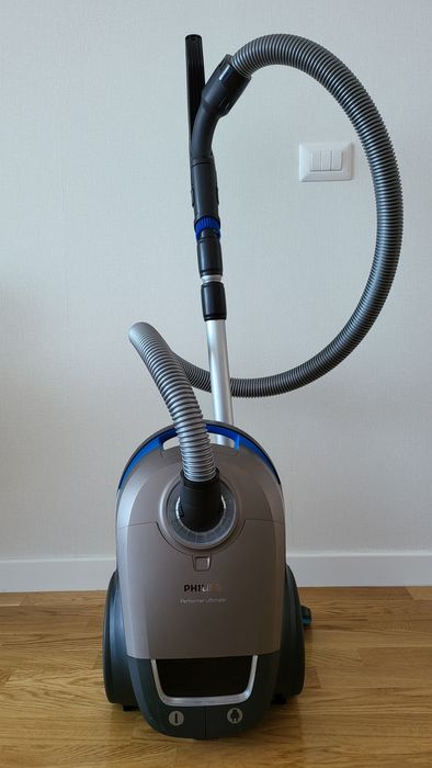 Aspirator Philips LED cu sac