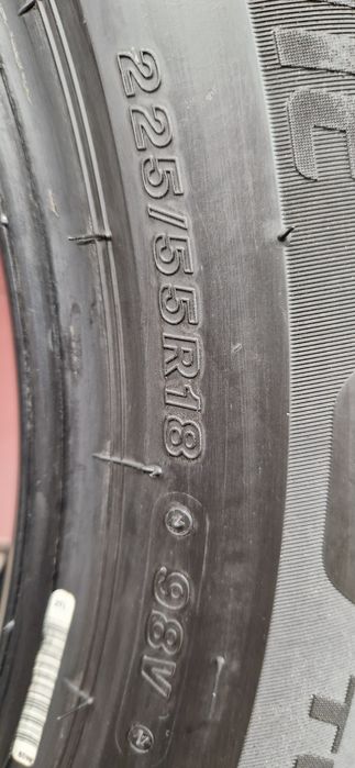 Vând cauciucuri de vară Bridgestone 225/55/R18