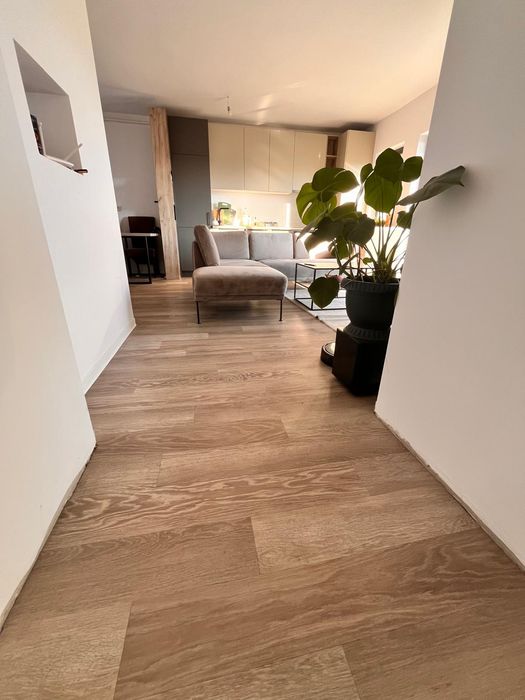 Vând apartament trei camere in Floresti — fotografia 3