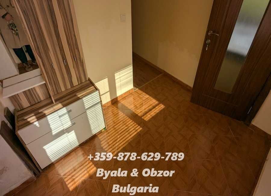 Просторен двустаен апартамент с 2 бани в гр.Бяла