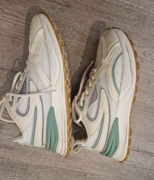 Adidasi cropp marimea 37 dama