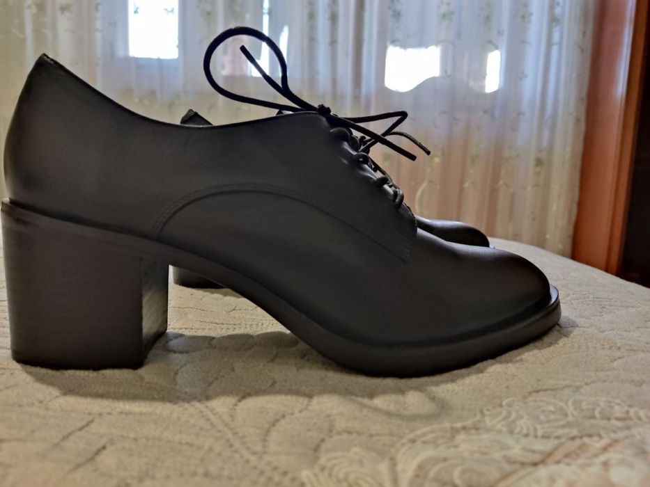 Ботинки женские, черные