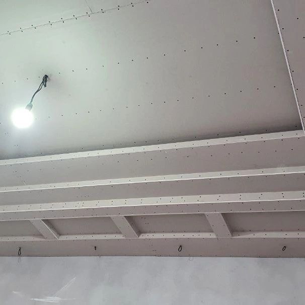 Гипсокартондан девор пергоротка потолок фигура киламиза