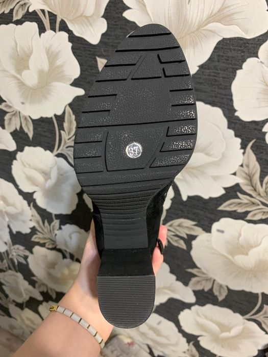 Продаются сапоги