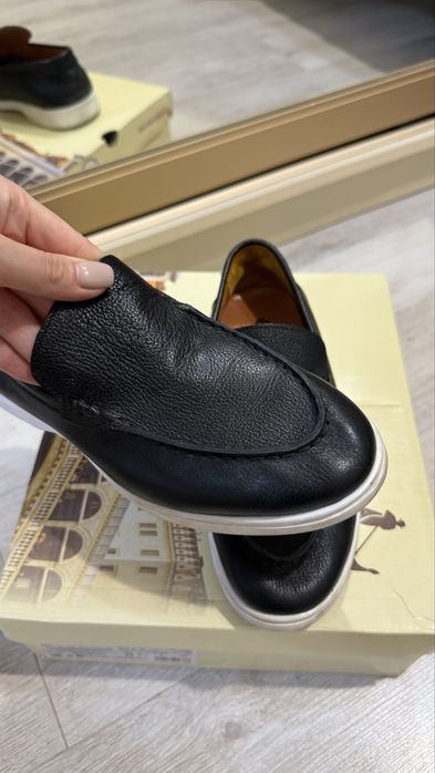 Продам туфли школьные