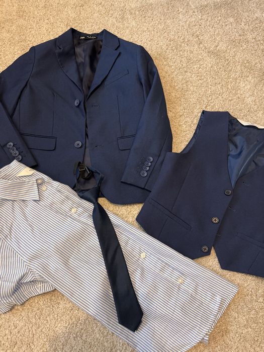 Сако, риза, вратовръзка и елек 122 размер