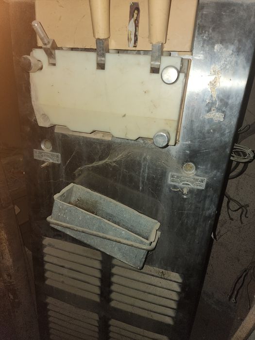 Фрезер з ФАЗ иккита матор иккита компрессор 10 милион