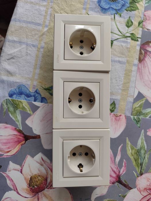 Единични контакти Шнайдер