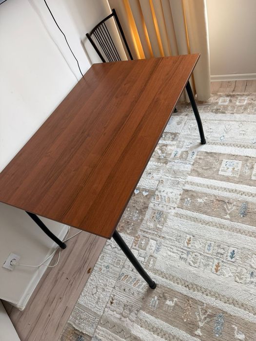 Продам деревянный стол