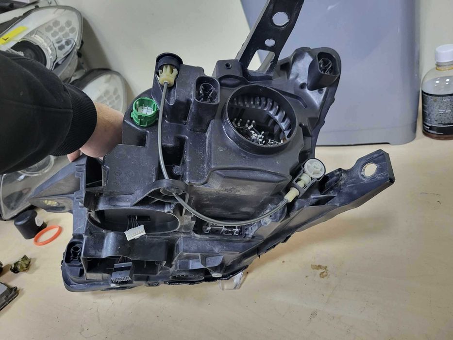 Десен фар Maserati Quattroporte desen far мазерати куатропорте