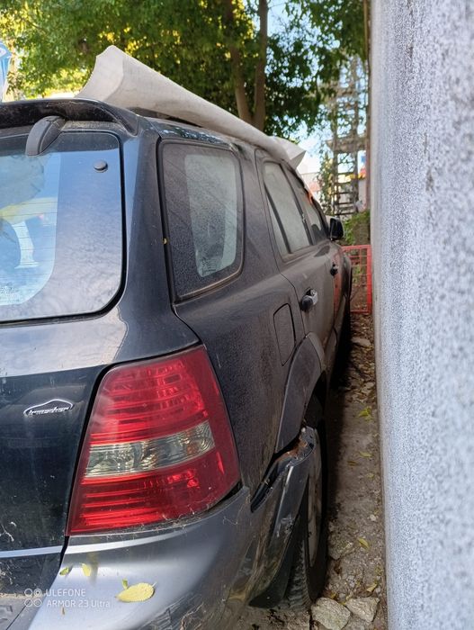 Vand Kia Sorento avariata