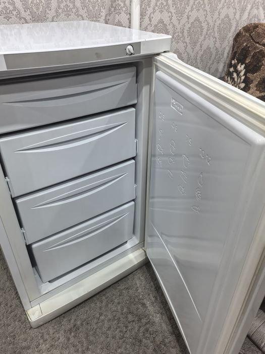 Продам морозильную камеру