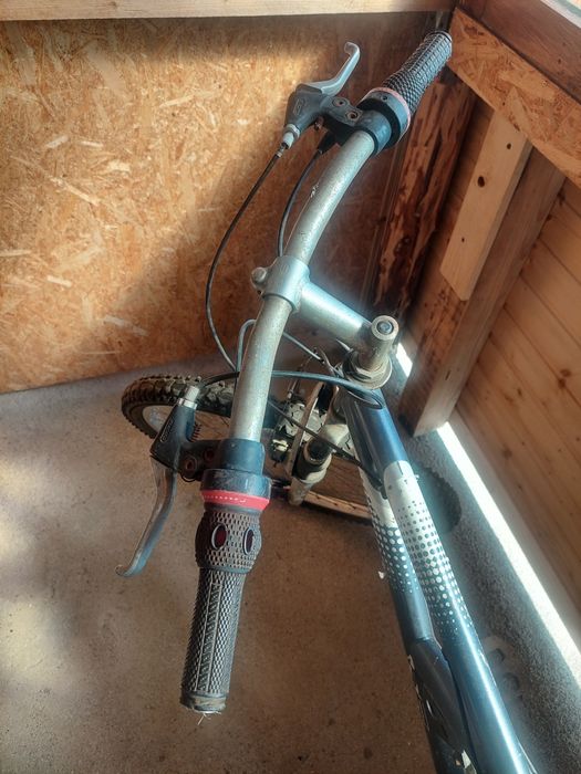 Bicicletă de 12 ani plus
