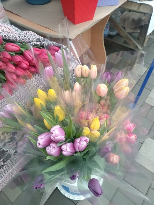 Тюльпаны на 8 марта доставка