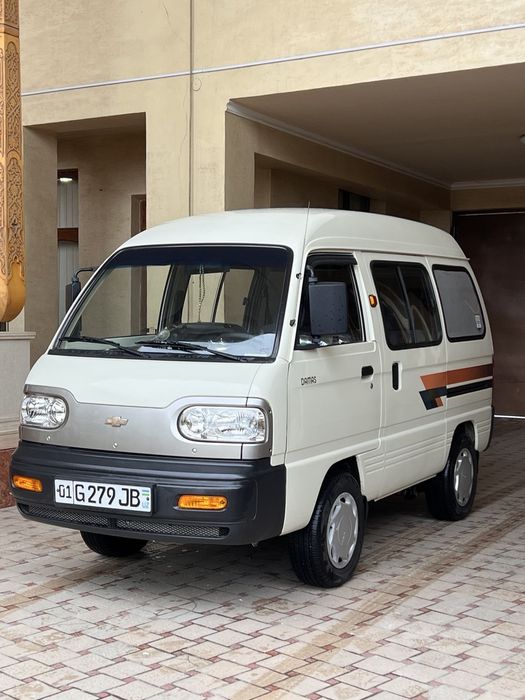 Damas Delux 2,  qaymoq rang,  probegi radnoy