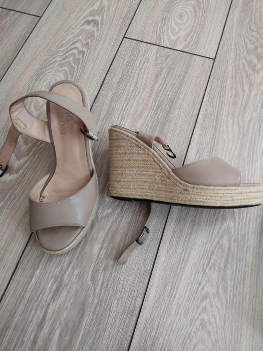 Босоножки женские