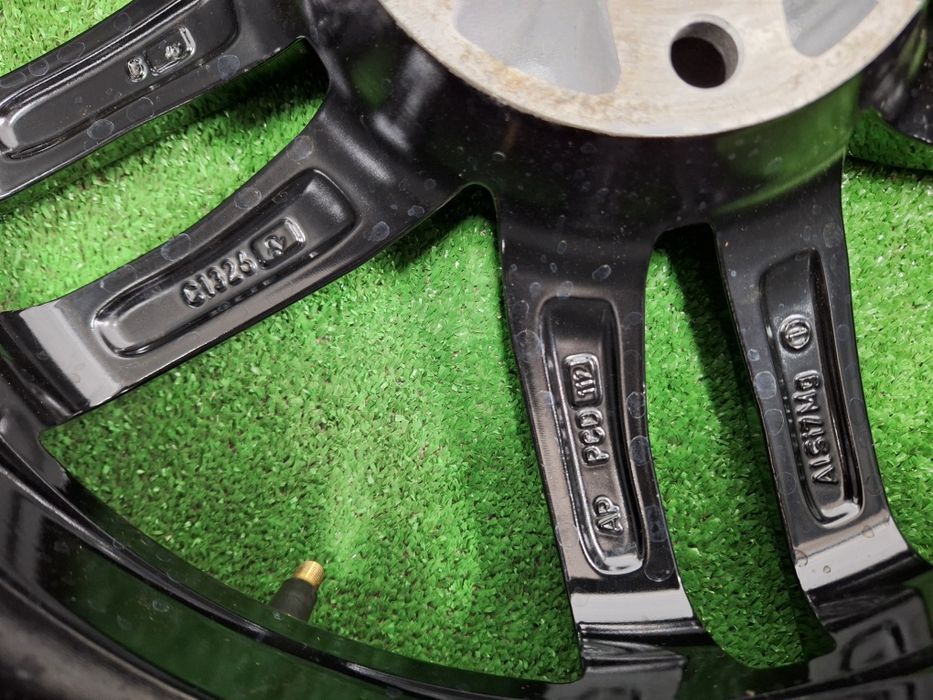 Фолскваген,Шкода-17цола-5/112-ЕТ-45:Ж-7,5 DEZENT "