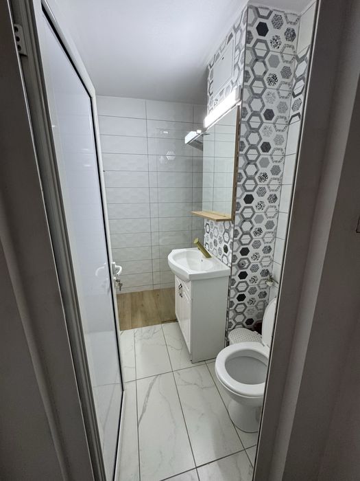 Inchiriez apartament 2 camere vis a vis penny 7 noiembrie
