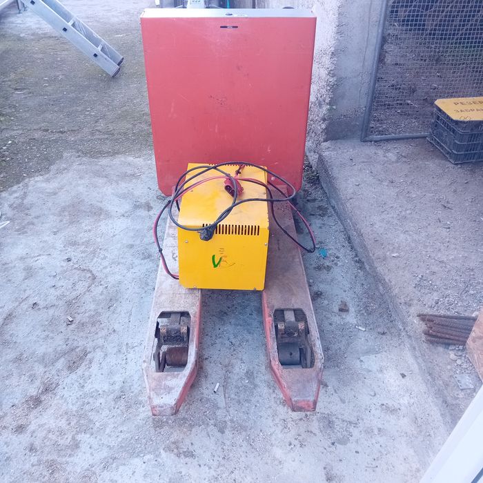 Електрическа палетна количка