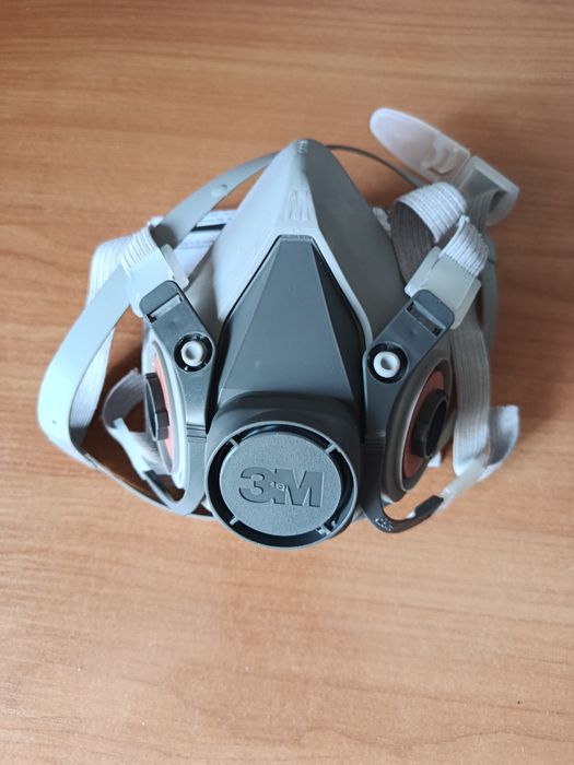 Продам полумаску