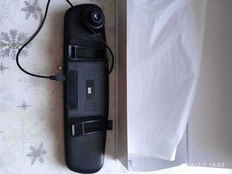 Зеркало видеорегистратор.