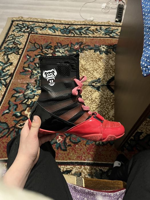 Боксерка Аббренд  .