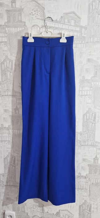 Продам брючный костюм