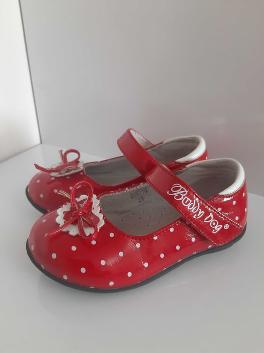 Нарядные туфельки на девочку