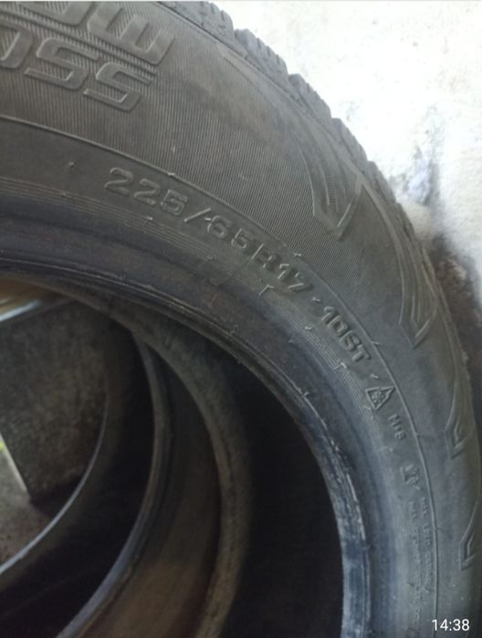 Продам зимние  шины 225/65/17