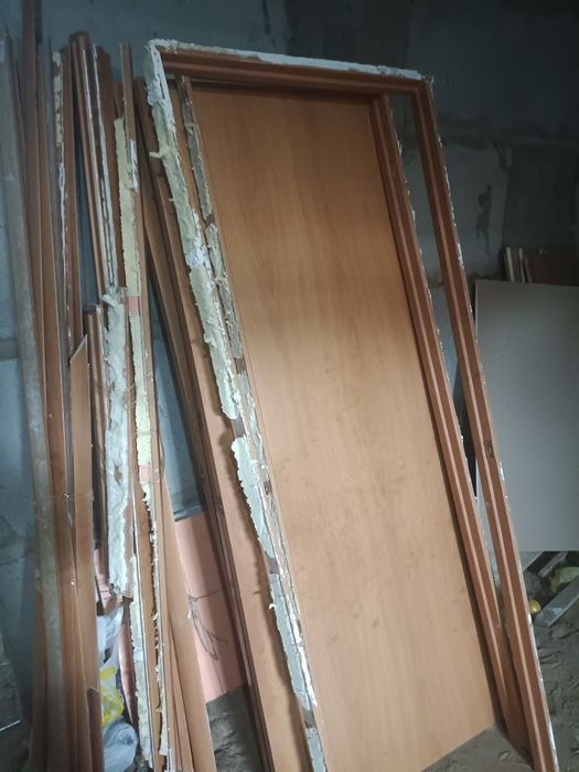 Продам межкомнатные двери 6 шт