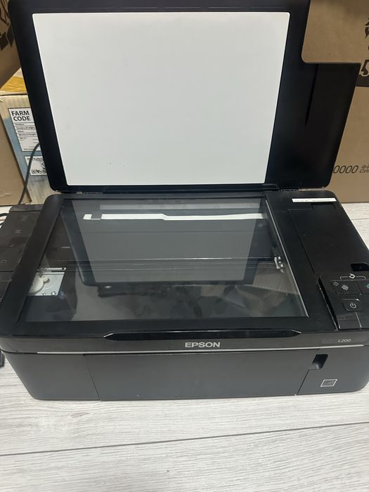Продам цветной принтер Epson L200
