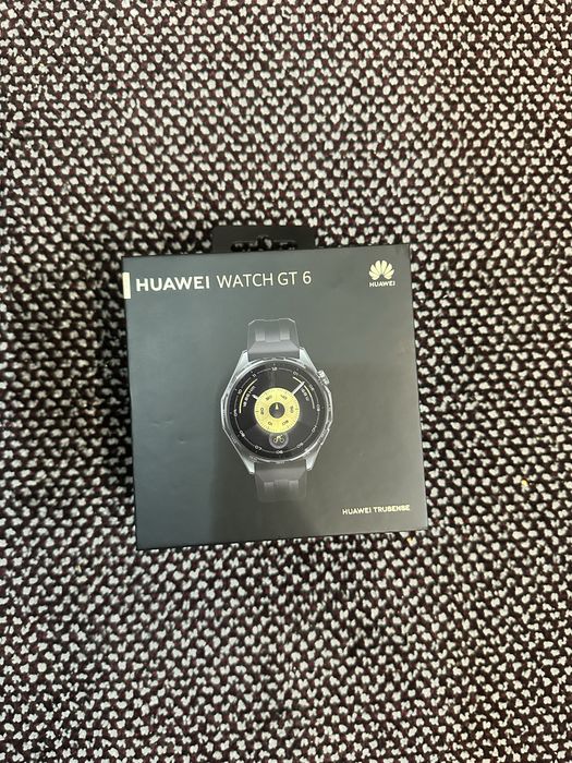 Продавам чисто нов Smartwatch Huawei Watch GT 6 с пълна гаранция