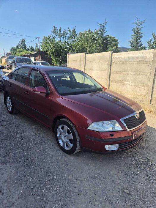 Bara fata / Capota motor Skoda Octavia 2 1.9 BXE 2006