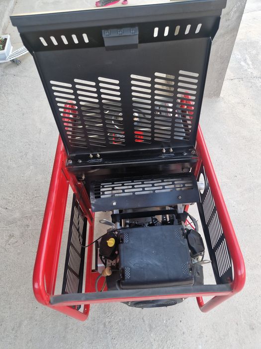 Электро генератор MAGNETTA 10кВт 220v - 380v