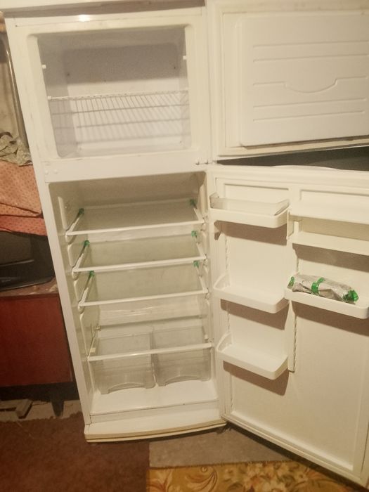 Продам холодильник