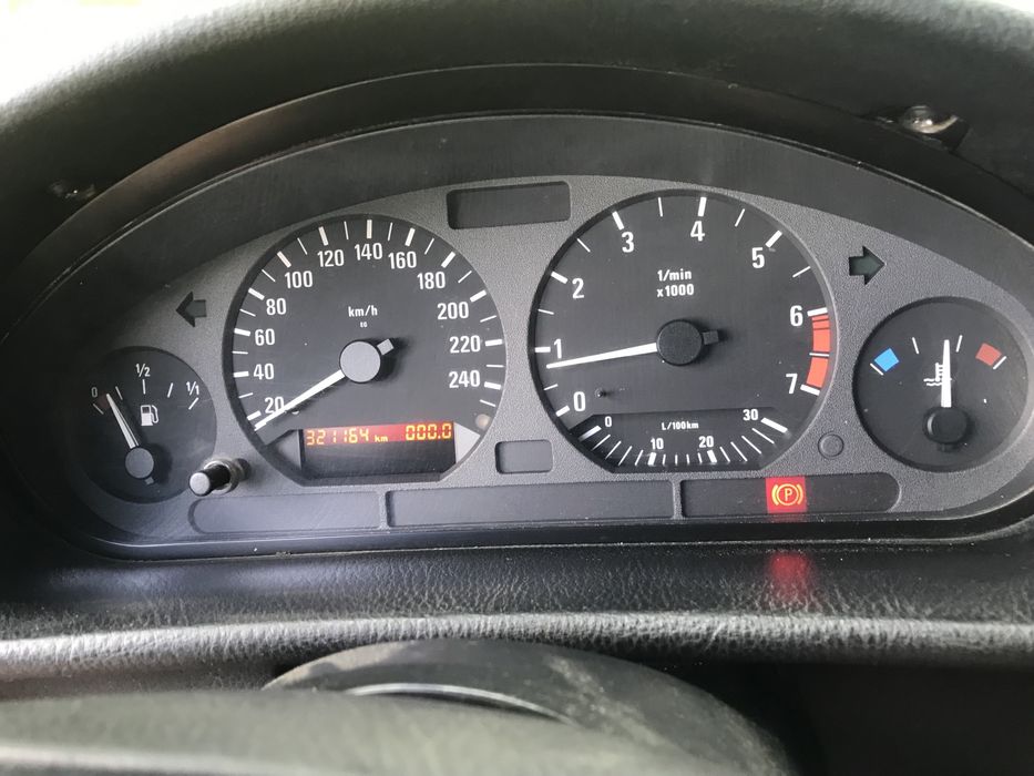 Части за bmw е36 купе 318 is