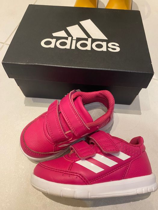 Adidas детски маратонки + подарък