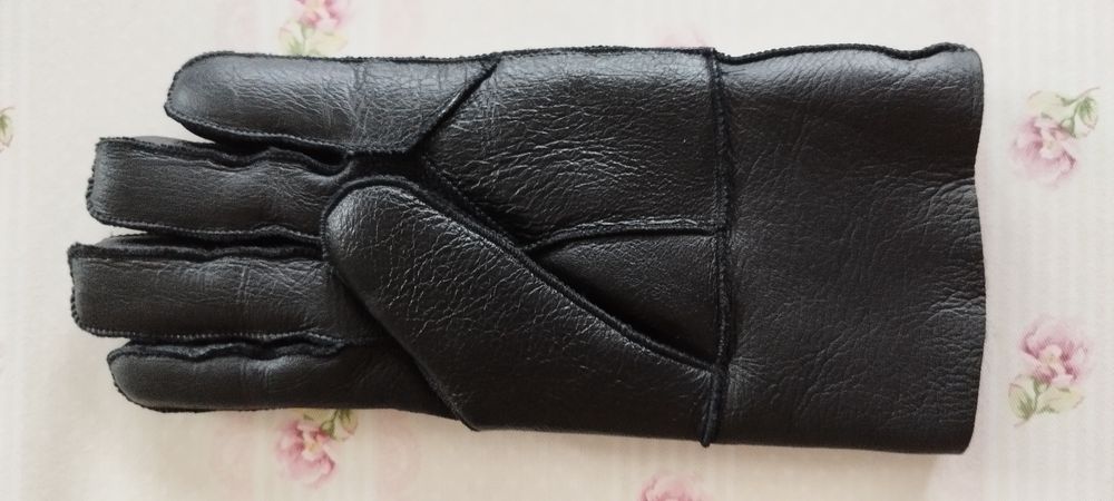 Продавам мъжки зимни ръкавици от естествена кожа